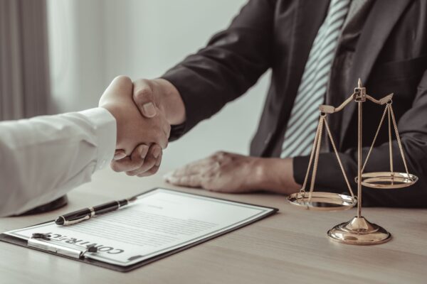 Avukat Burhan Doğuş Ayparlar, “Hukuki Rehberlik İş Başarısının Anahtarıdır” Diyor